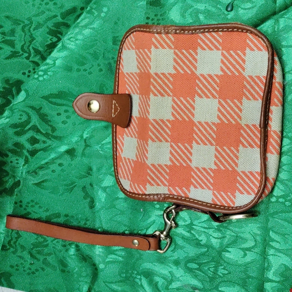 Dooney & Bourke - Picture 6 of 6